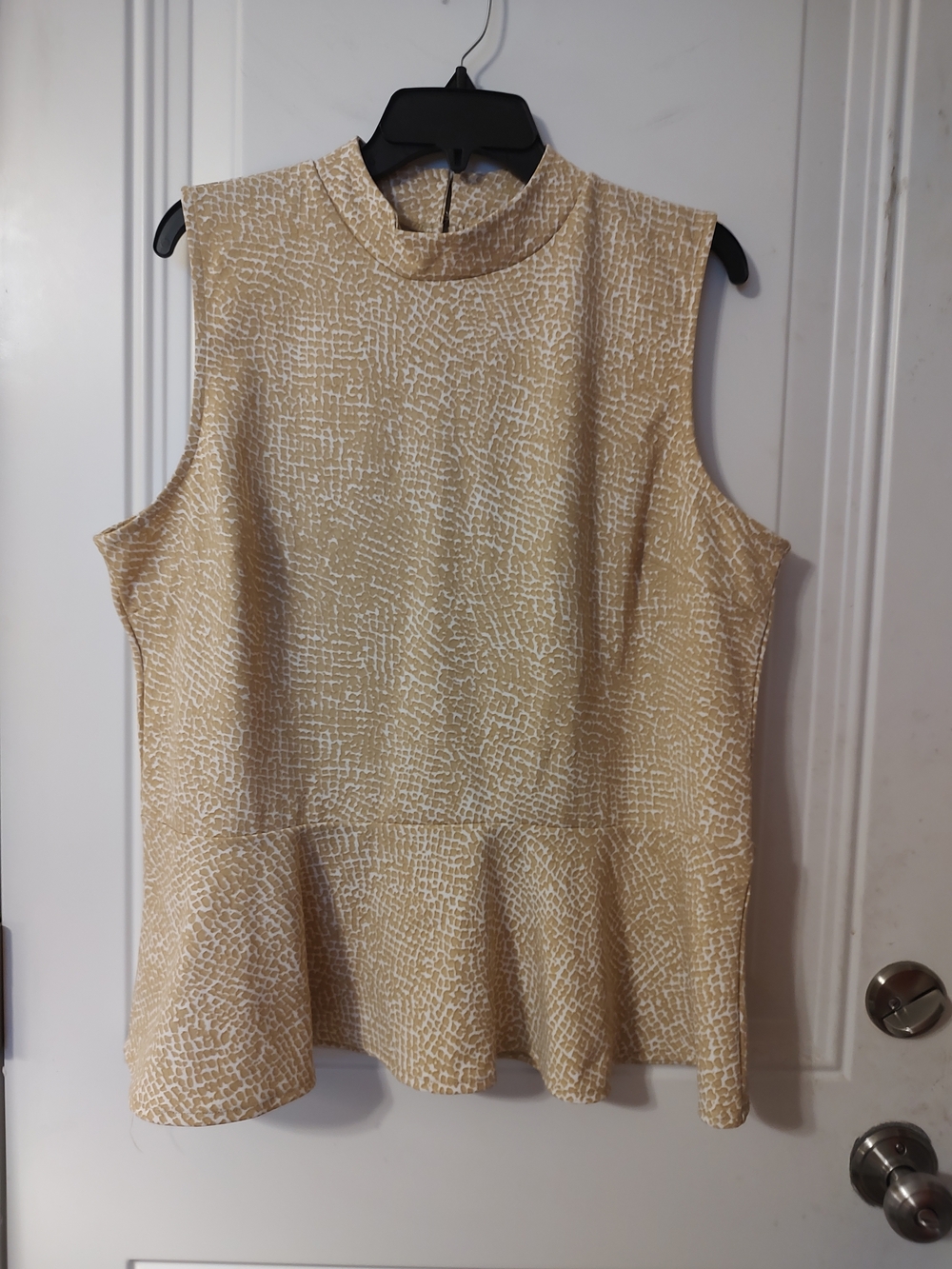 Banana Republic Cream and Tan Textured Sleeveless Peplum Top